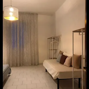  Appartement At The Station Howme